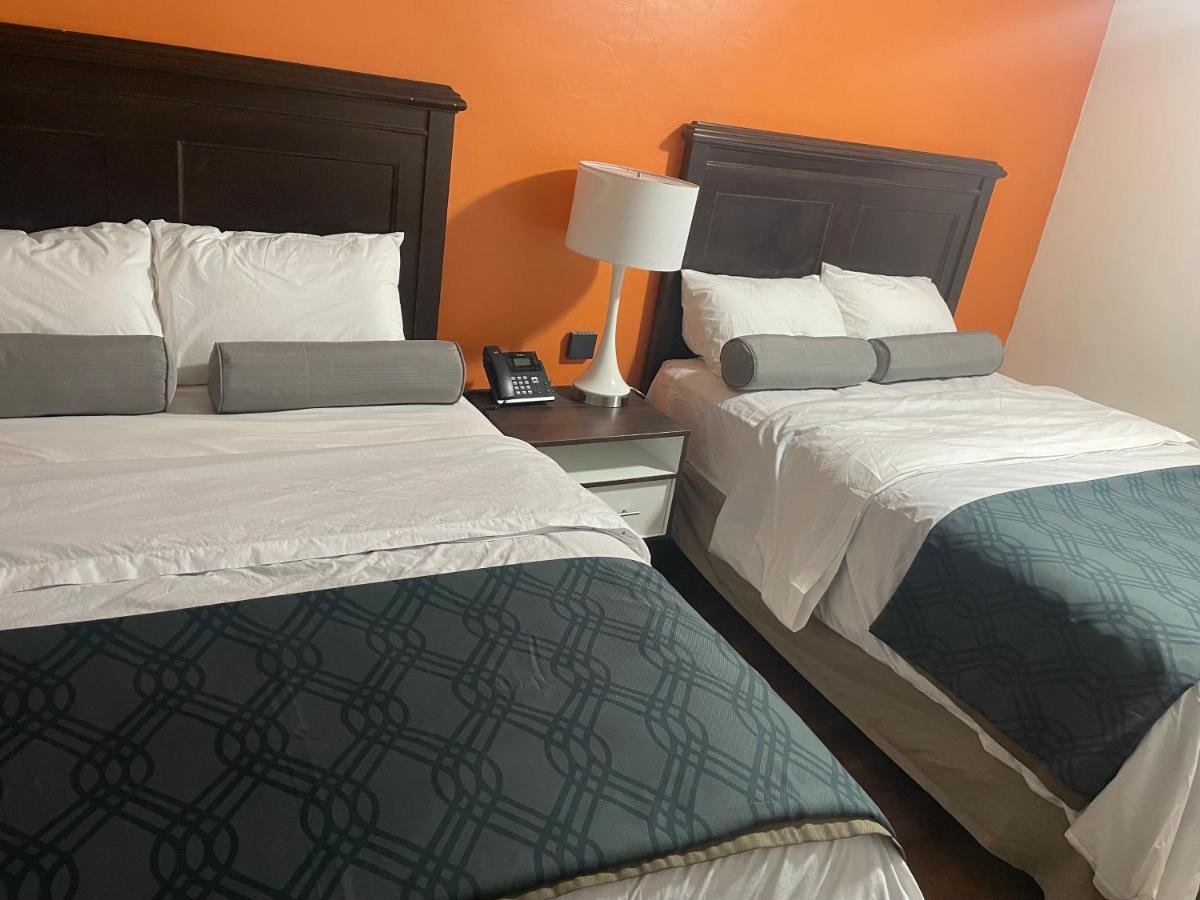 Alien Residence Inn Pecos Bagian luar foto